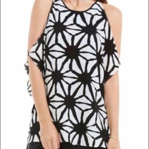🌺Bundle discount! Vince Camuto Blouse-make offer!